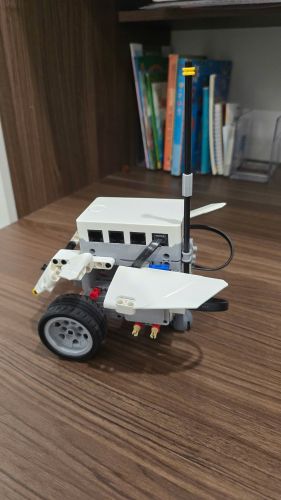 Edison lập trình robot dò đường, tránh vật cản bằng ngôn ngữ 
